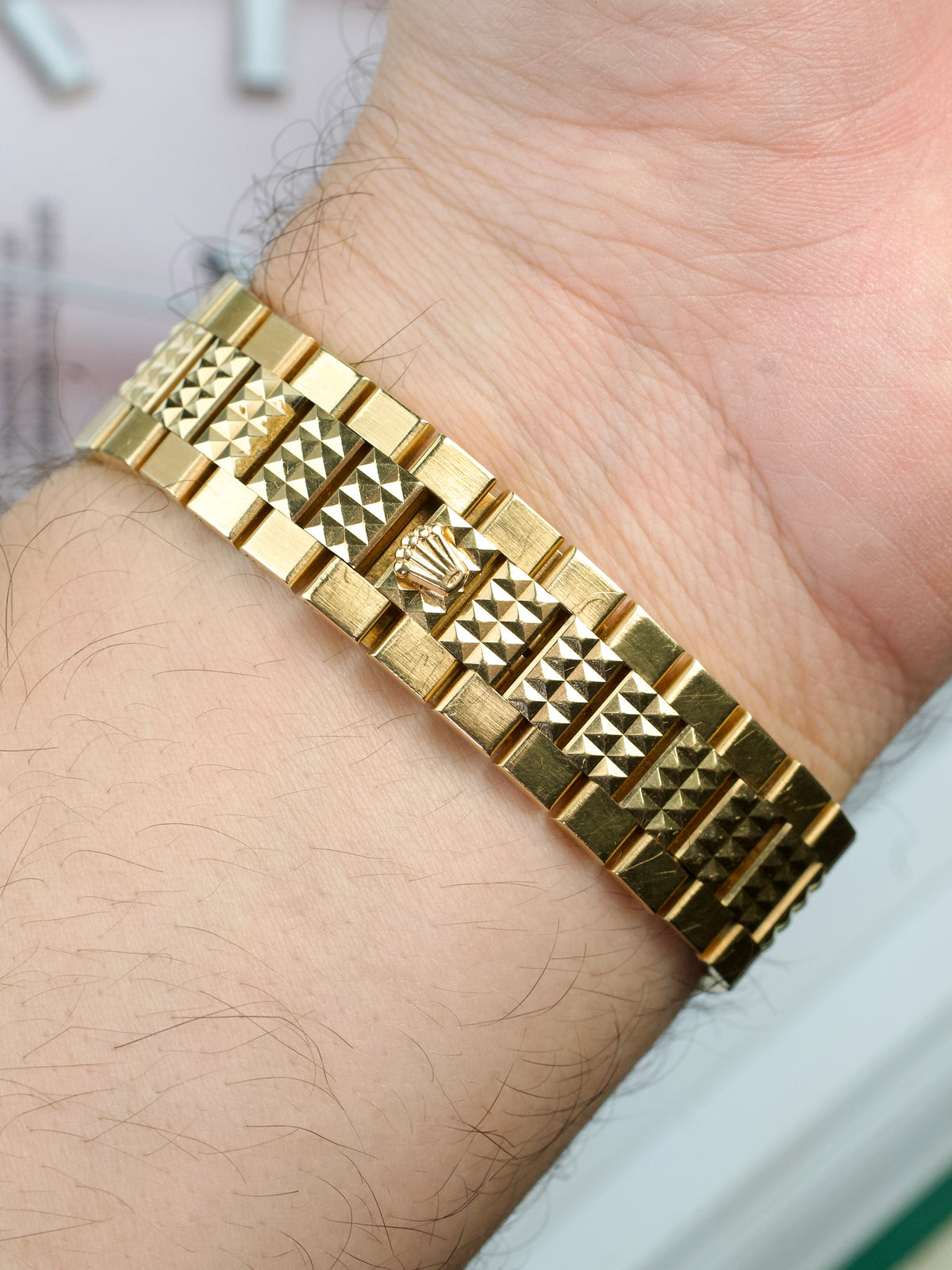 Rolex Day Date Pyramid Oysterquartz 19028 T swiss T Yellow Gold 1970s