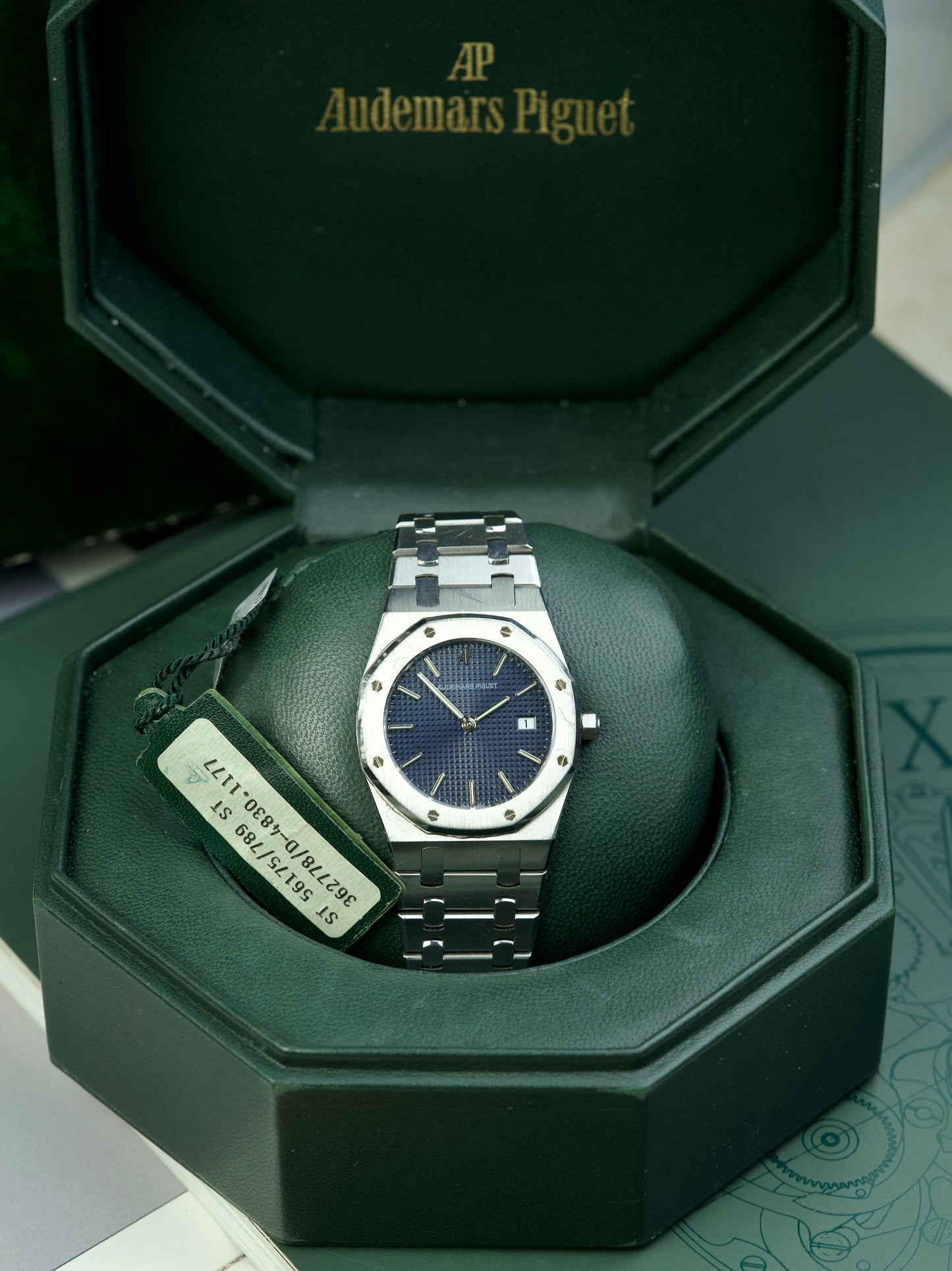 Audemars Piguet Royal Oak 56175st luxury watch, box