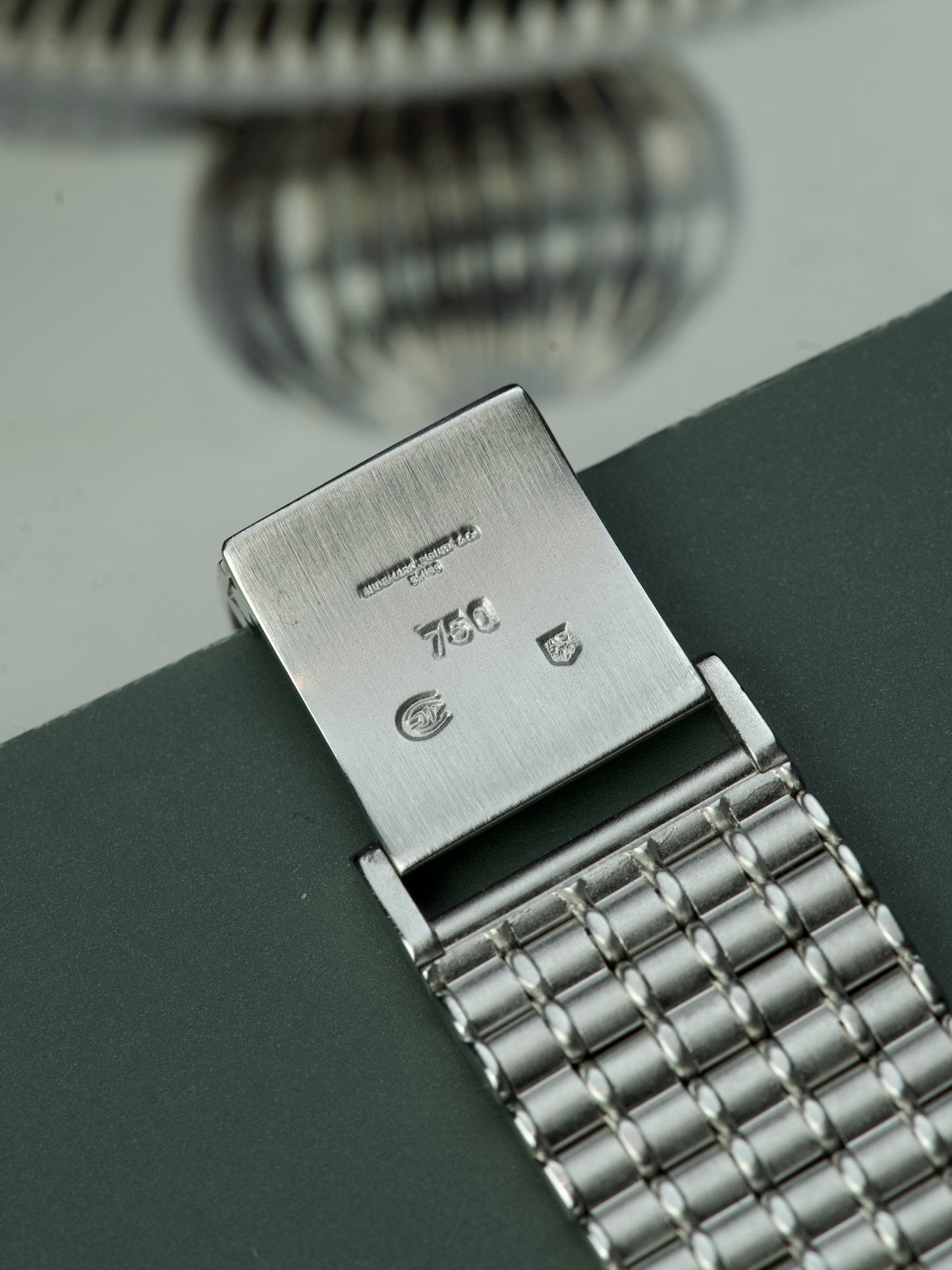 90s Audemars Piguet Bamboo Cobra Snoflake Grey Dial 18 Carat White Gold