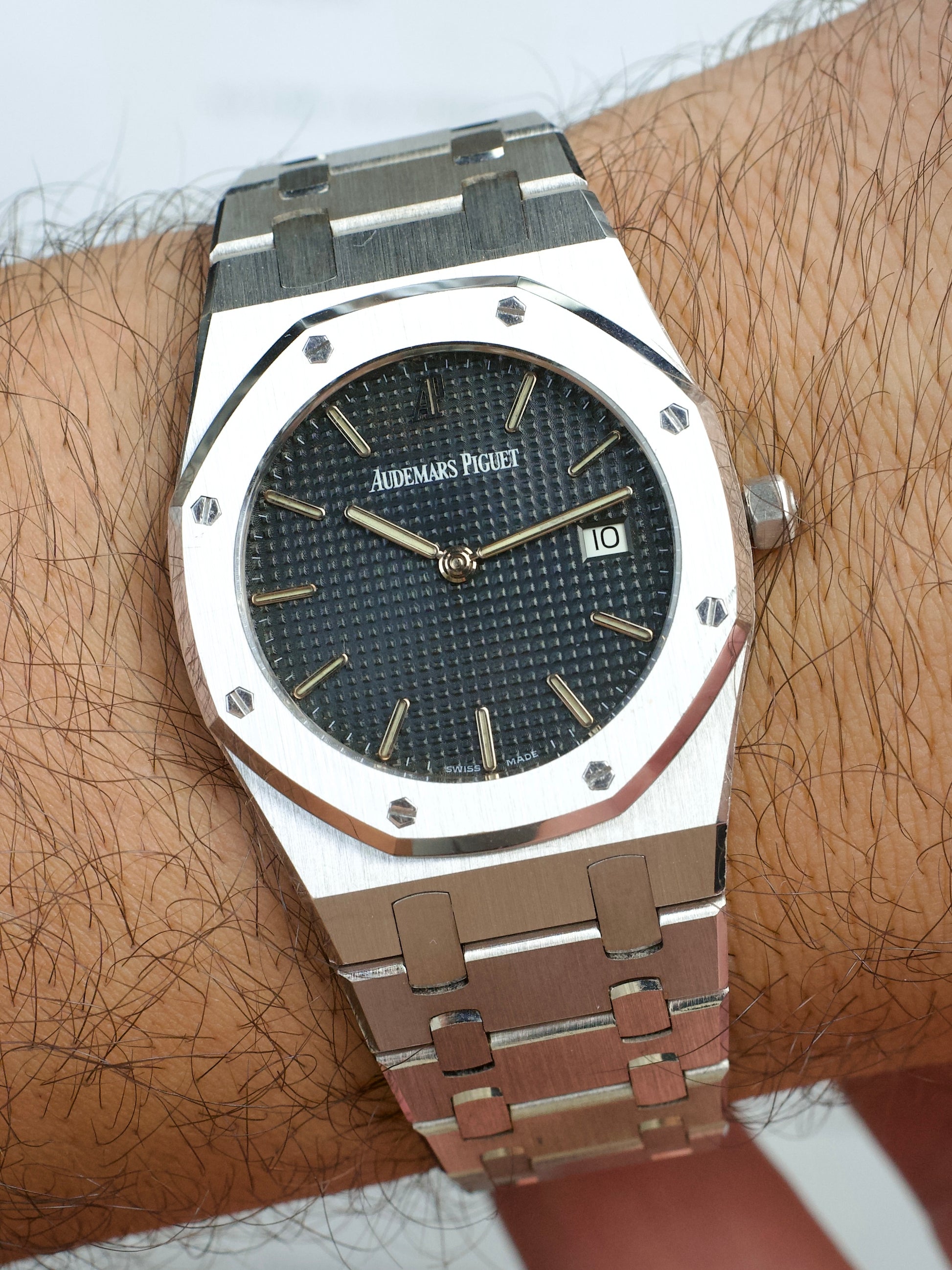 Audemars Piguet Royal Oak 56175BC 18 Carat WHITE luxury watch Gold FULL SET 1990s, front wrist