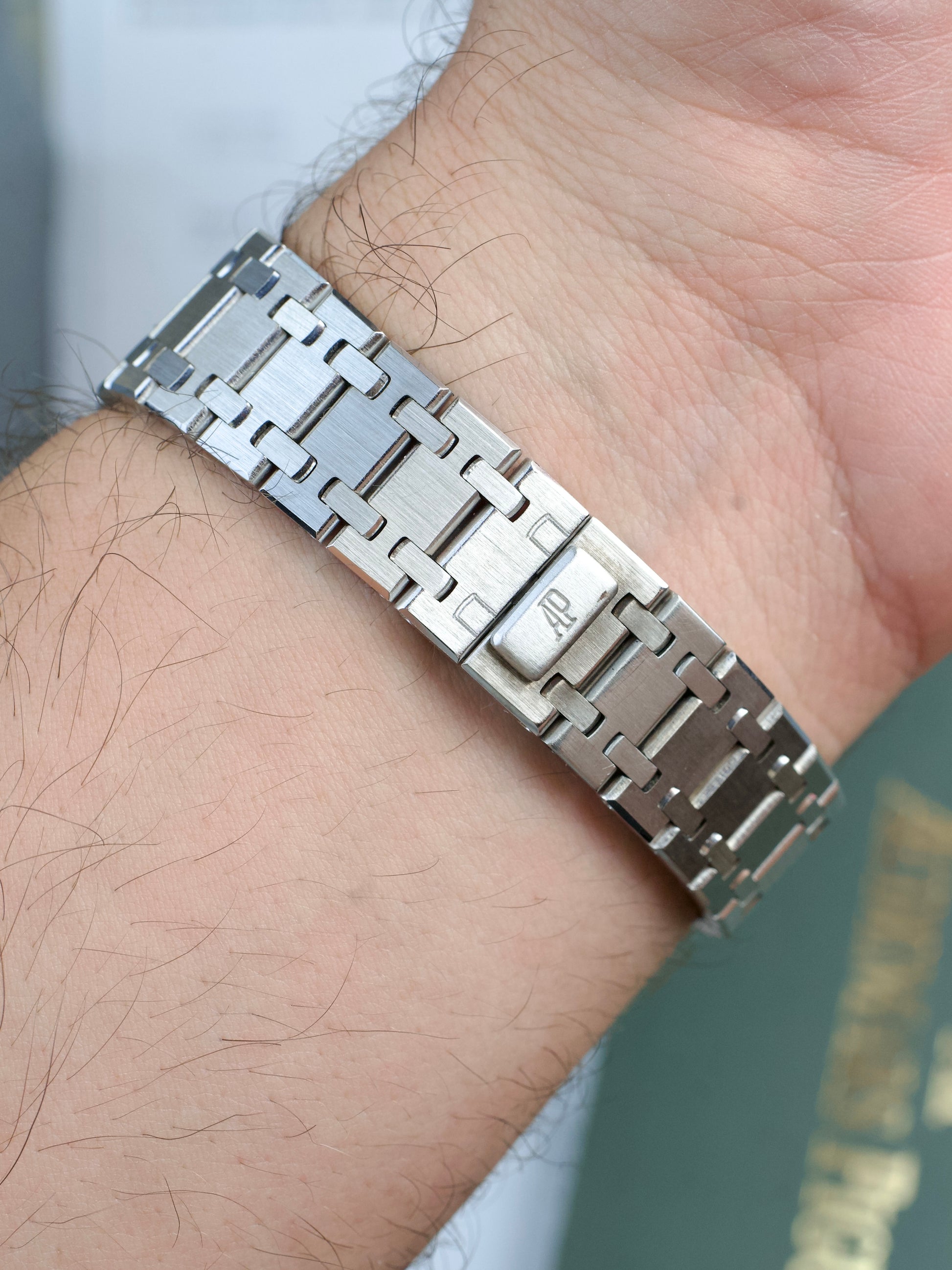 Audemars Piguet Royal Oak 56175BC 18 Carat WHITE Gold vintage watch FULL SET 1990s, clasp back