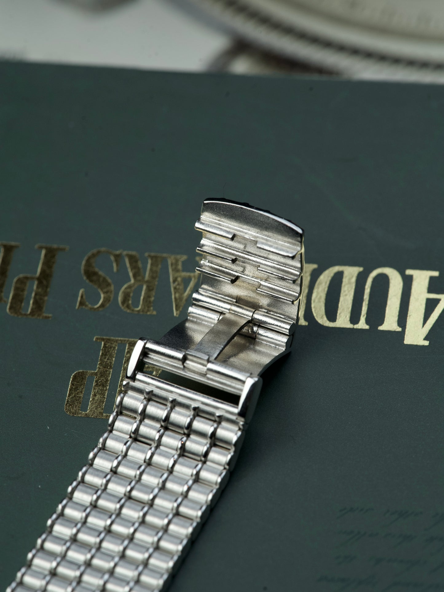 90s Audemars Piguet Bamboo Cobra Snoflake Grey Dial 18 Carat White Gold