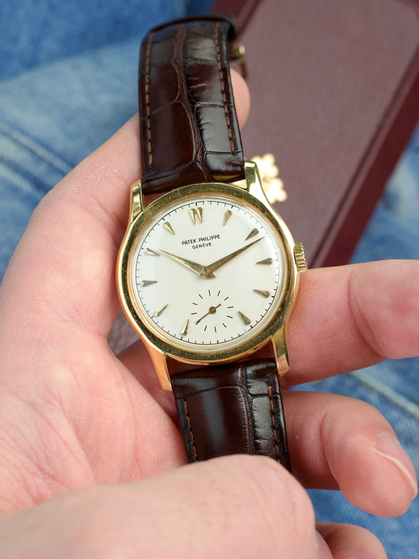 Patek Philippe Calatrava 2450j 18 Carat Gold automatic vintage, front