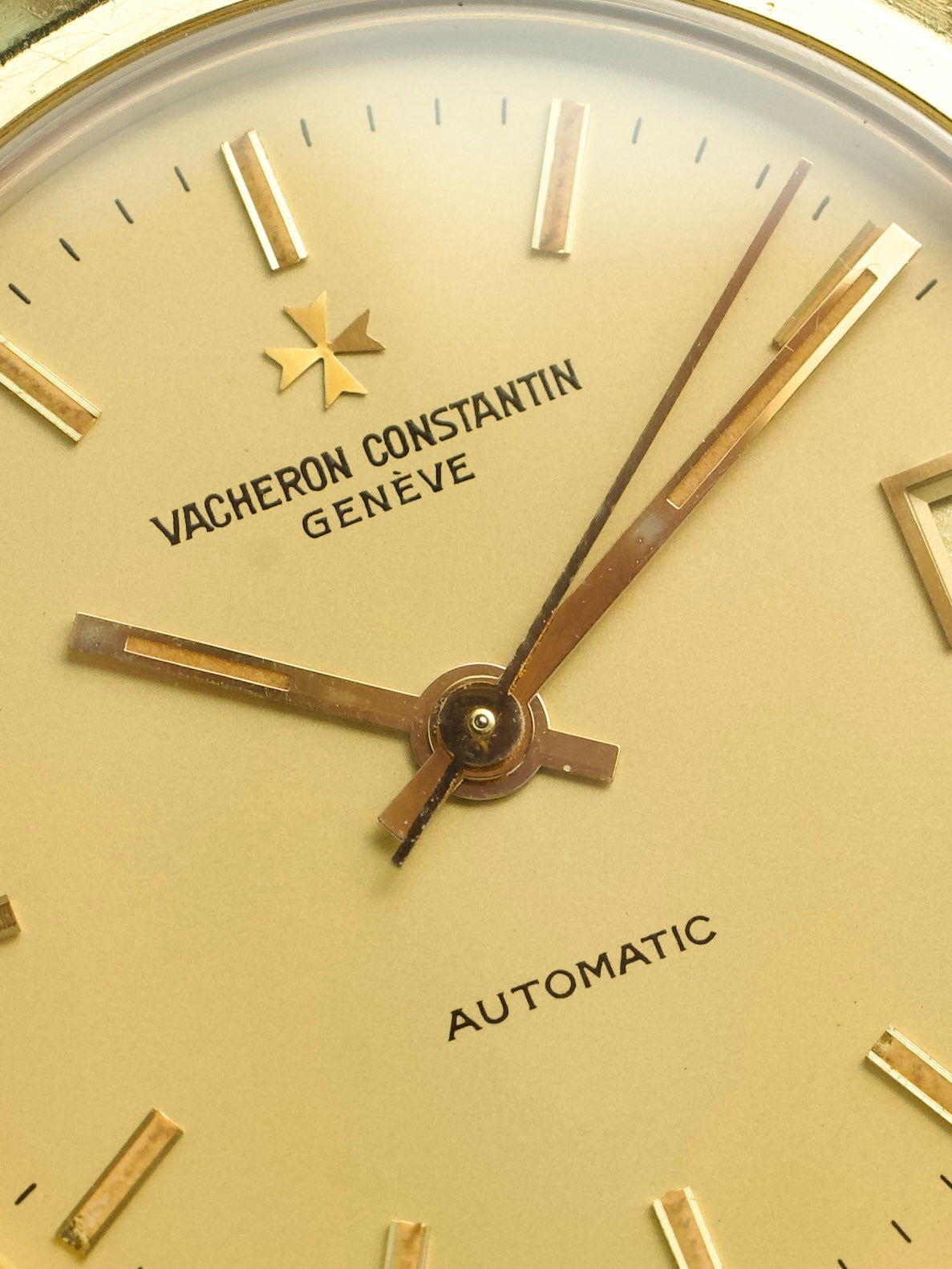 Vacheron Constantin 222 46003 Steel Gold Sigma 1980s preowned, macro shot